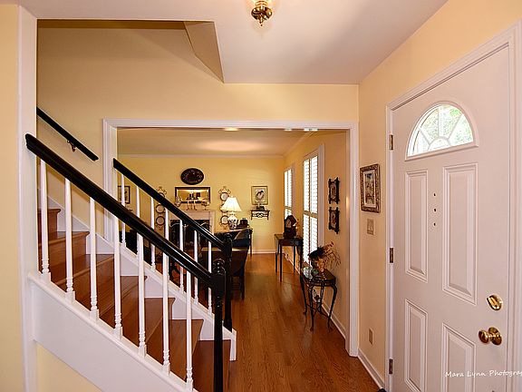 4th image of 107 Bedford Ln