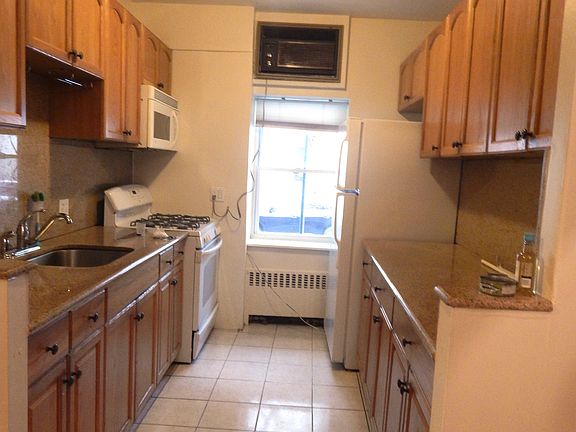 3rd image of 74 Chester Ave APT 1