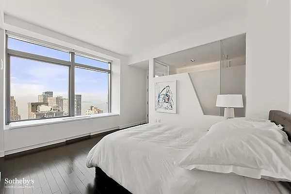 Rented by Sotheby's International Realty | media 33