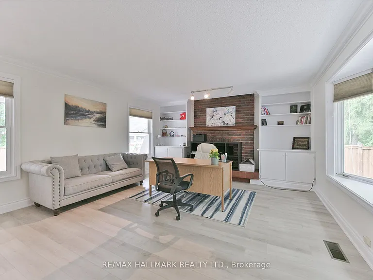 13918 Leslie St E — Photo 13
