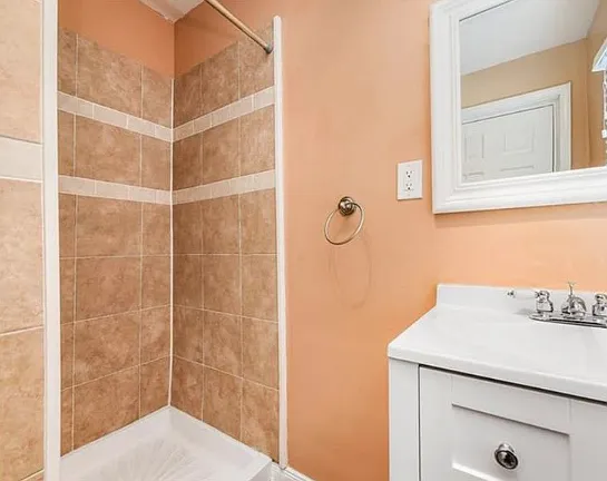 140 Home St — Photo 18