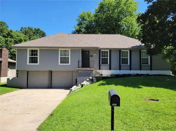 509 NW Palmer Dr, Blue Springs, MO 64014