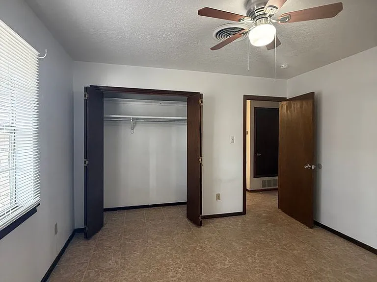 950 Mormon Dr — Photo 11