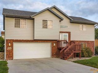 4843 Chalkstone Dr, Rapid City, SD 57701