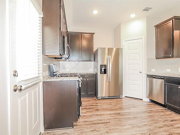 5th image of 1724 Brushy Cedar Ct