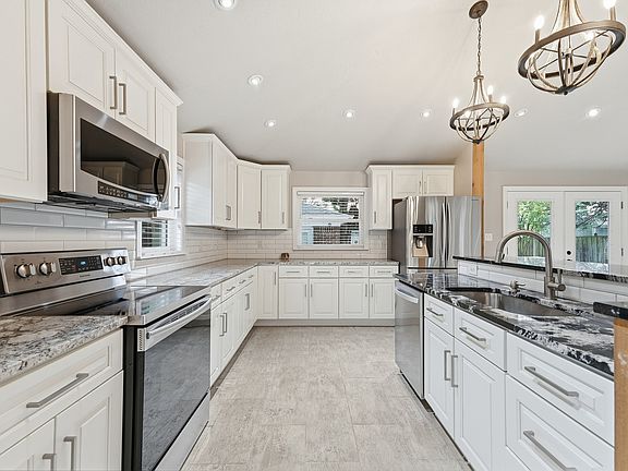 5th image of 1219 Nicholas Rd