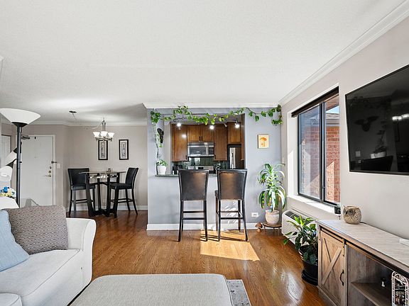 4th image of 75 Kristin Cir APT 612