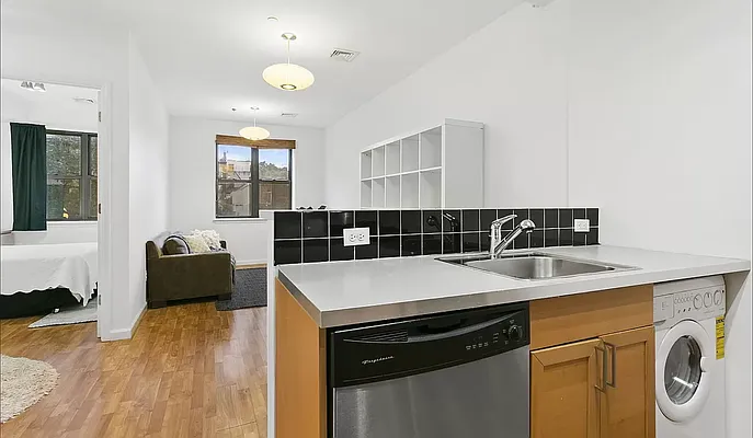 Rented by SERHANT. | media 6