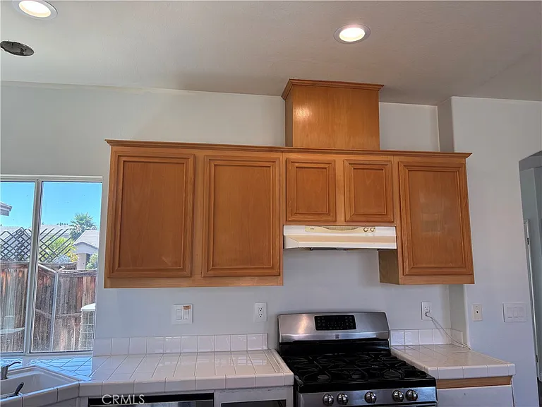 239 Tradewinds Ln — Photo 5
