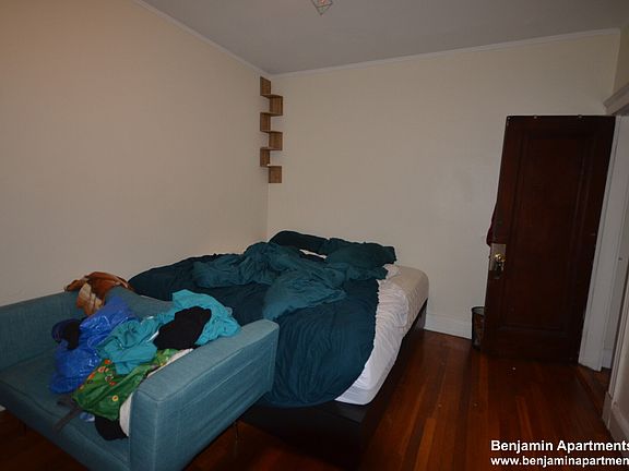 5th image of 1810 Commonwealth Ave #37