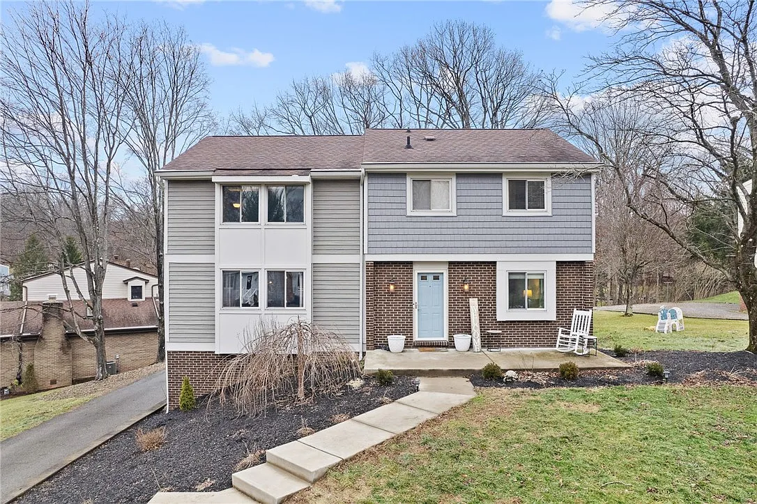 1486 Greendale Dr photo 1