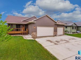 405 Ivy Rd, Tea, SD 57064