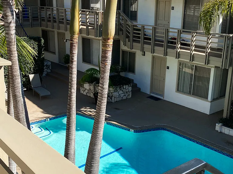 Lunada Bay Apartments — Photo 30