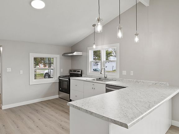 2nd image of 3134 N 14th 1/2 St
