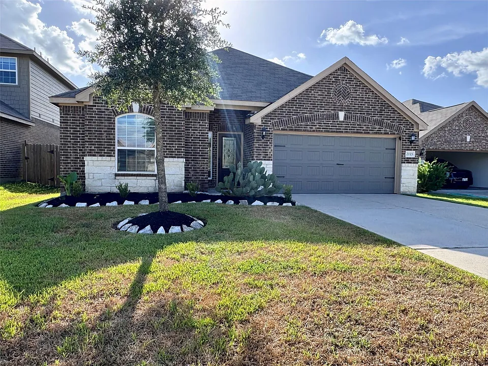 21323 Echo Manor Dr