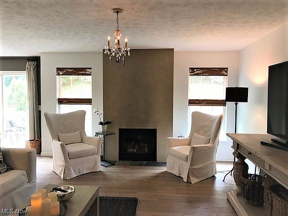 5th image of 2291 Oak Glen Ct