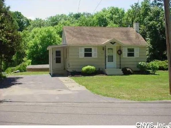 217 Gulf Rd, Camillus, NY 13031