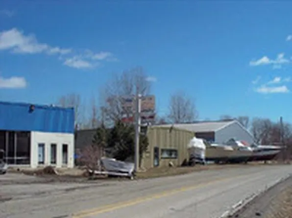 5800 S Otter Creek Rd, La Salle, MI 48145