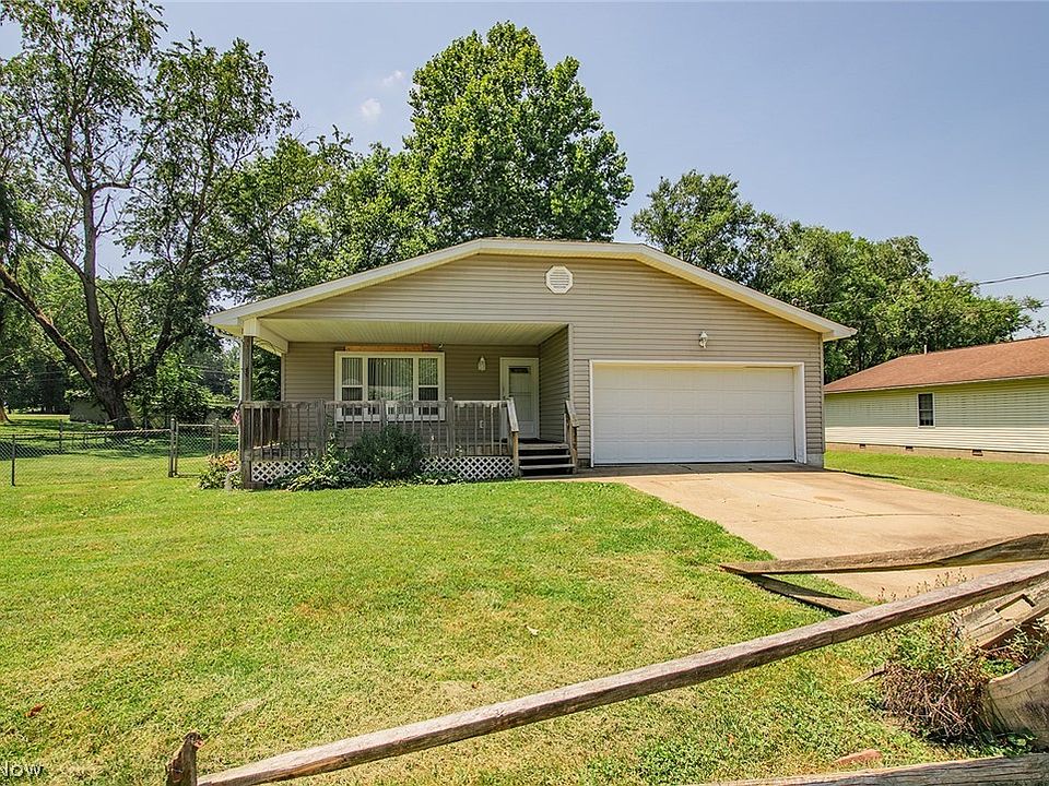 1st image of 318 Greenwood Dr
