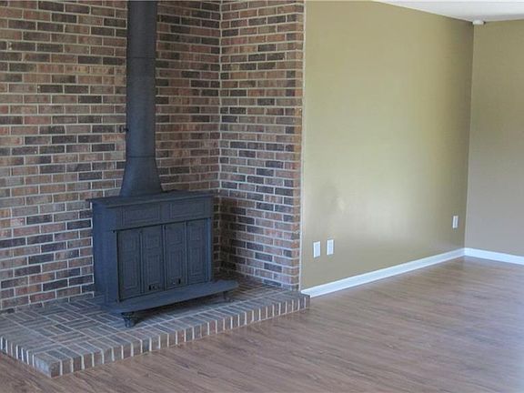 4th image of 1831 Bestland Ave