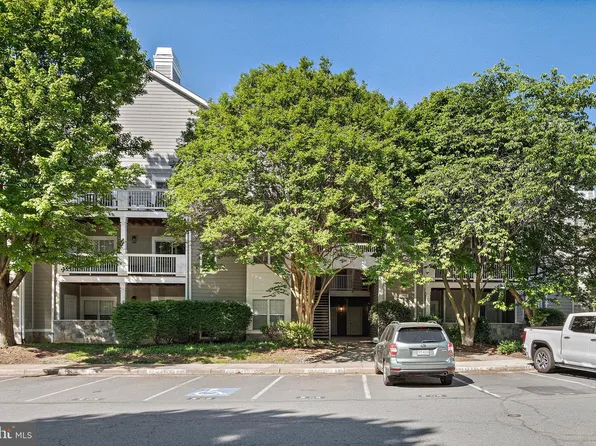 1705 Lake Shore Crest Dr APT 23, Reston, VA 20190