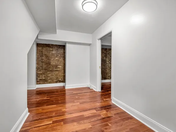 77 Bleecker Street image 15 of 27