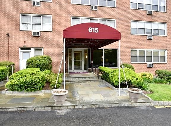 Front Entryway