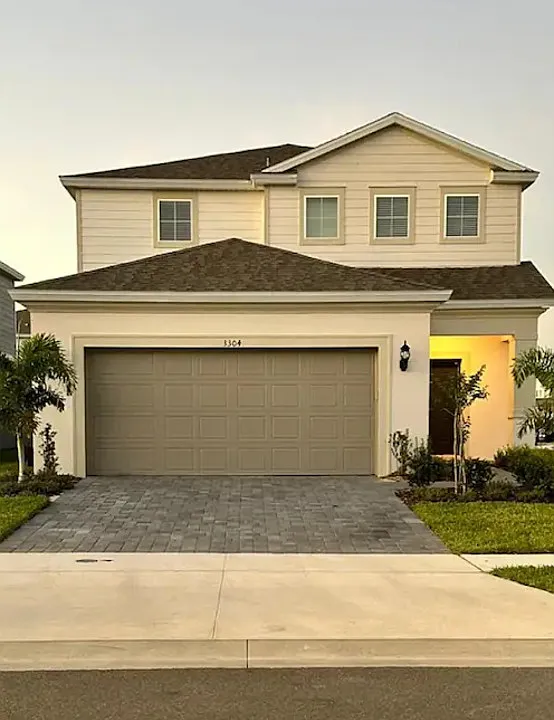 3304 Lilac Way