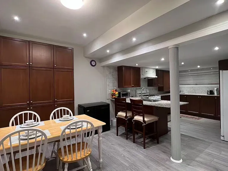 24 Wendelyn Dr — Photo 1