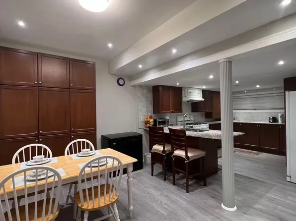 24 Wendelyn Dr, Richmond Hill, ON L4E 0A7