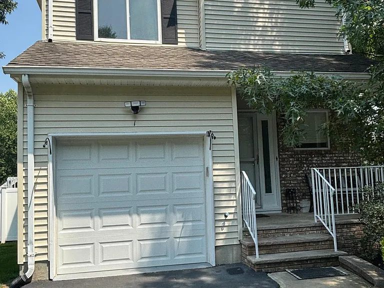 1 Forest Gardens Dr — Photo 1