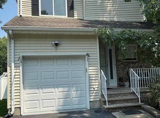 1 Forest Gardens Dr, Matawan, NJ 07747
