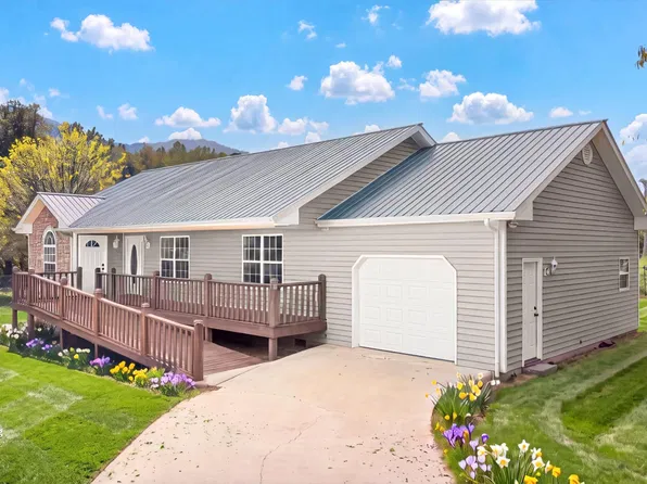 3806 Holders Grove Rd, Cosby, TN 37722