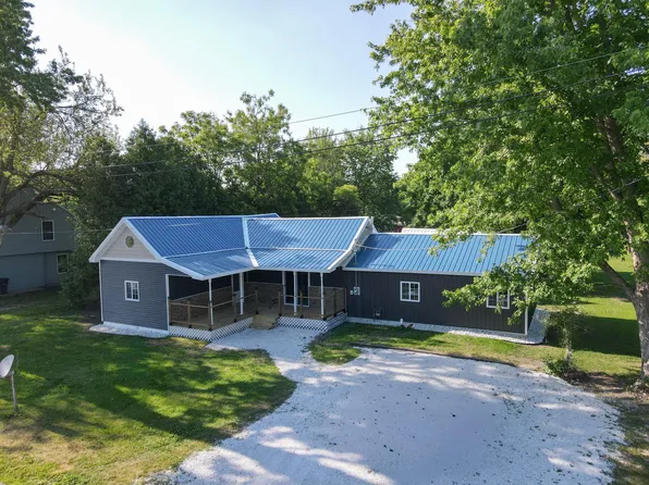 110 W Allen St, Kentland, IN 47951