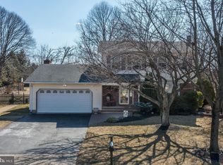 5 Carty Dr, Bordentown, NJ 08505