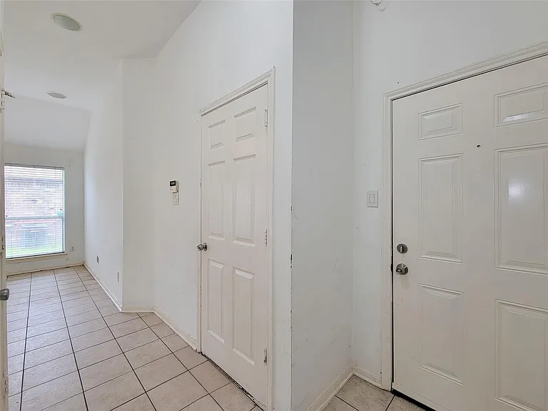 16006 Hiram Clarke Rd — Photo 5