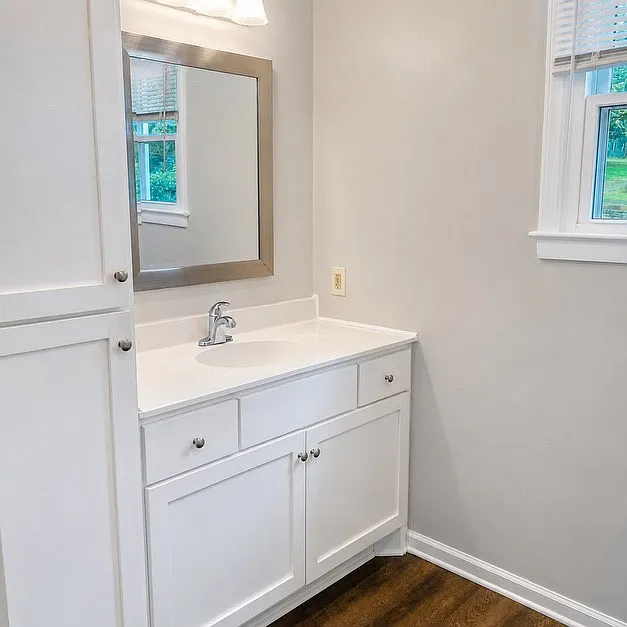 801 Fowler St — Photo 4