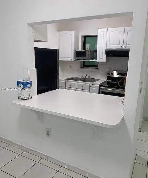 1530 SW 2nd St #101 — Photo 2