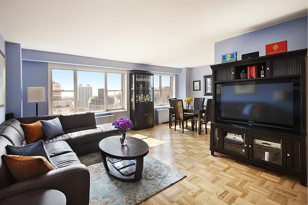 Sold by Stribling | media 3