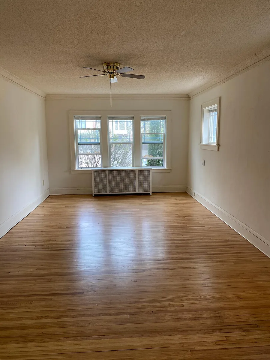Building Photo - 1932 Emerson Ave S #1