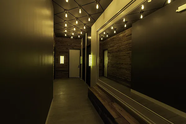 Rented by Nooklyn NYC LLC | media 35