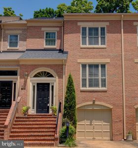 1427 McLean Mews Ct, Mc Lean, VA, 22101