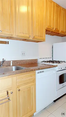 Rented by DSA Realty | media 25