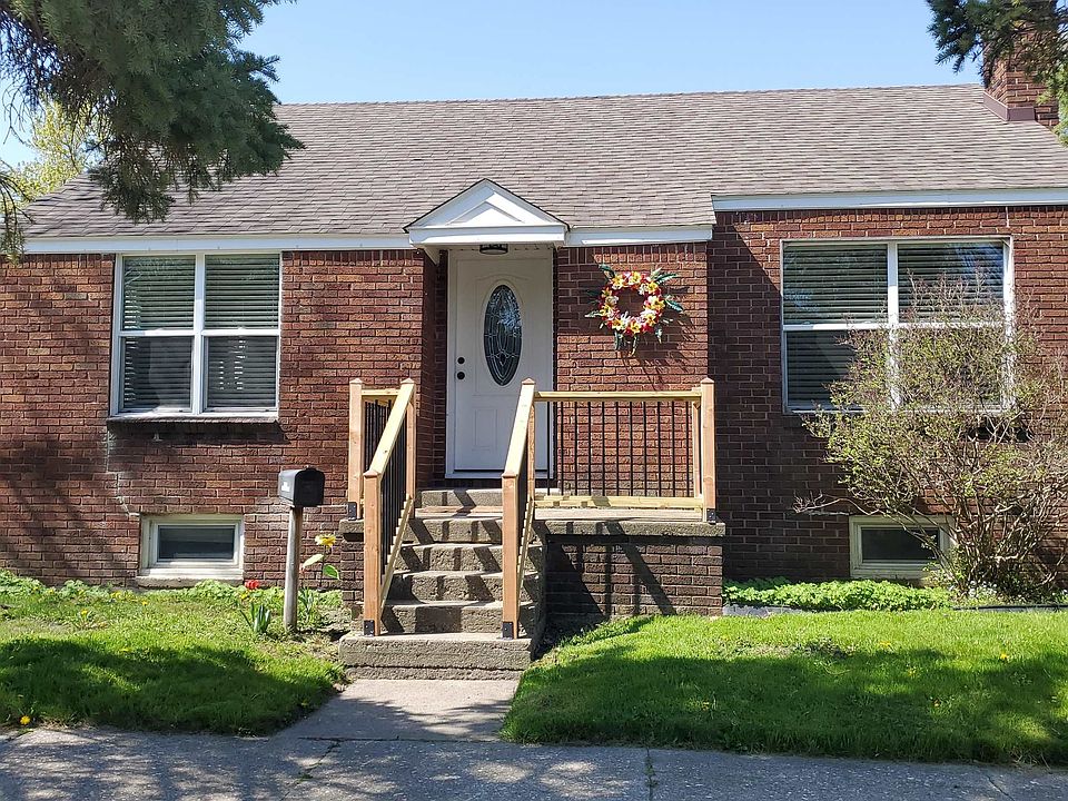 1st image of 3120 N Van Buren St
