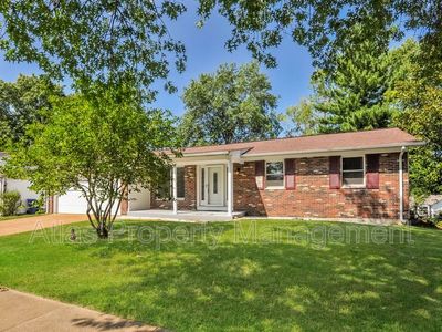 998 Tree Trails Ln, Fenton, MO, 63026