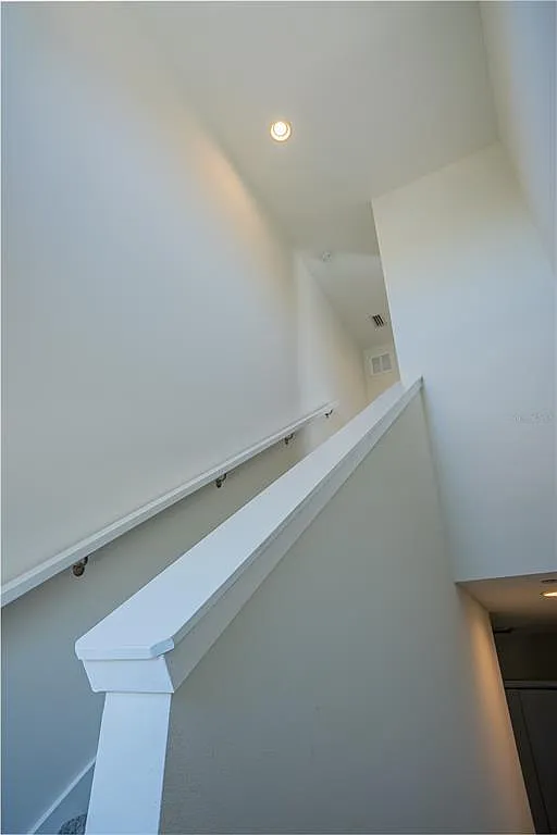 3 bed, 3.5 bath, 1945 sqft, $4,500 — Photo 4