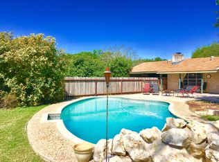 717 S Ashby Dr, Uvalde, TX 78801