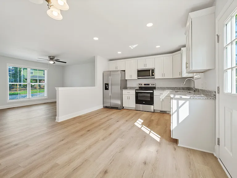 702 Park Ave — Photo 6