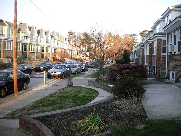 3rd image of 629 Jamestown Ave
