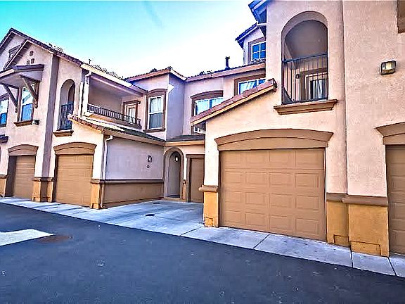 2nd image of 5350 Dunlay Dr Unit 1912